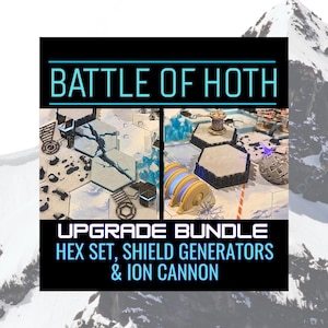 Puede incluir: Un juego de mesa con un área de juego hexagonal que representa un paisaje helado. El texto "BATTLE OF HOTH" se muestra encima del tablero, con "UPGRADE BUNDLE" y los nombres de los componentes del juego debajo. El juego incluye generadores de escudo y un cañón de iones.