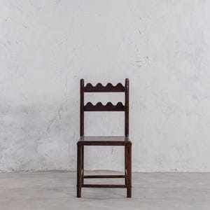 Esszimmerstuhl | Jakobsmuschel Design Stuhl | Rustikales Finish | Altholzstühle | Vollholz