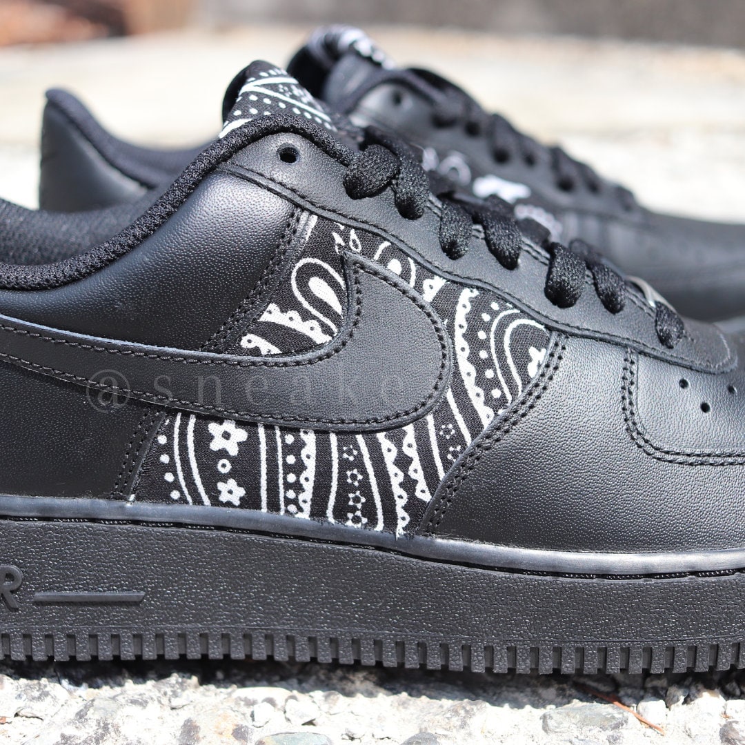 black bandana nike shoes