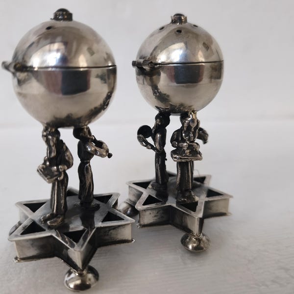 antique russian silver spice holders besomin 84 zolotnik judaica jüdische musicants