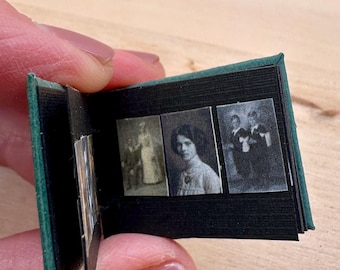 Vintage Fotoalbum in 1:12 Maßstab für die Puppenstube