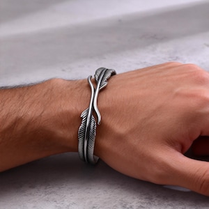 Men's Stainless Steel Feather Bangle – Minimalist Adjustable Cuff Jewelry