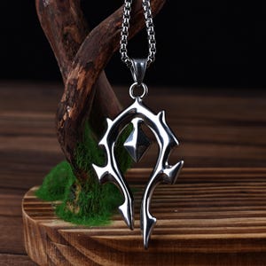 Flammenförmige Anhänger Halskette - Feuer Schmuck Accessoire