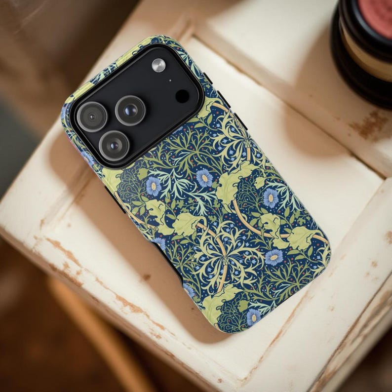 William Morris Botanical Phone Case: Vintage Floral Dual Layer Protection immagine 3
