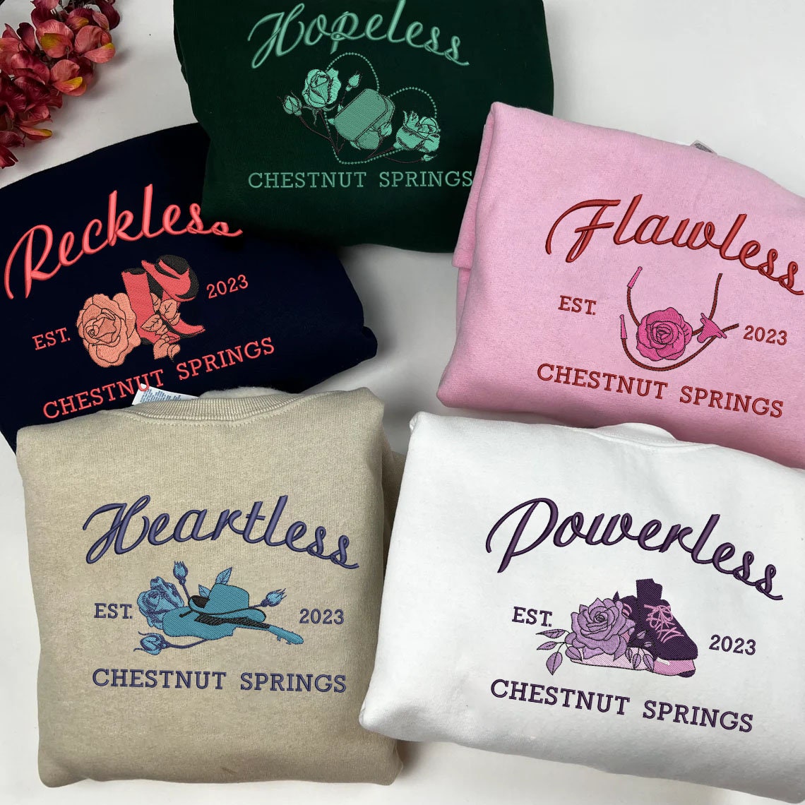 Chestnut Springs Series Besticktes Sweatshirt, Lizenziertes Elsie Silver Merch, Bookish, Buch besticktes Sweatshirt, Cowboy Romanze ESH388-426