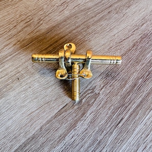 Traditional Moroccan Brass Door Bolt – Handcrafted Vintage Latch with Engraved Details (9x5 cm)