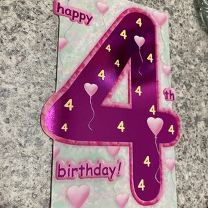 Biglietto d'auguri di buon 4° compleanno per bambini compleanno dei bambini