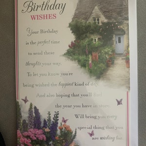 Cartão de felicitações de feliz aniversário com flores