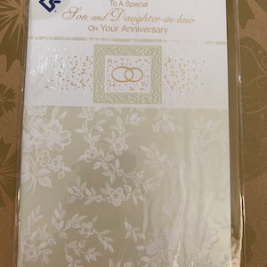 Tarjeta de felicitación de aniversario para hijo y nuera