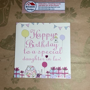 Cartão de felicitações de feliz aniversário para nora