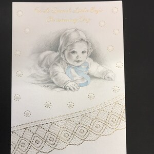 Op de doopdag-wenskaart van je kleine jongen
