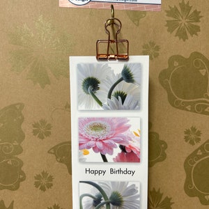 Cartão de felicitações de feliz aniversário com flores