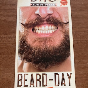 Drôle de barbe de frère Pop Up Carte d’anniversaire