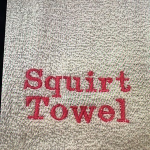 Besticktes Squirt Handtuch mit KOSTENLOSER Personalisierung