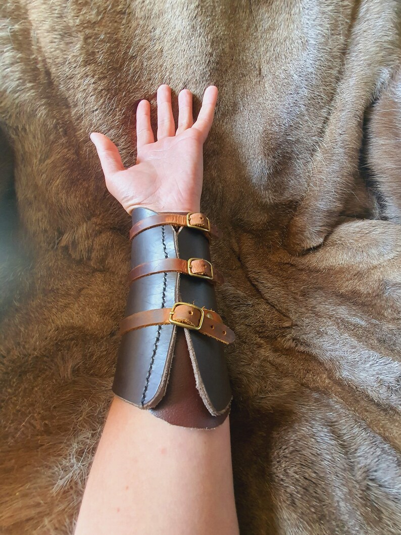 Leather Arm Guards With Adjustable Buckles