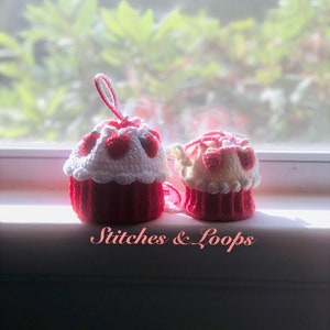 Handmade Strawberry Cupcake Mini Crochet Pouch bag/Holiday Gift Idea/Mini Purse