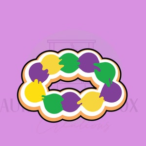 King Cake With Middle Cut Out | Cookie Cutter