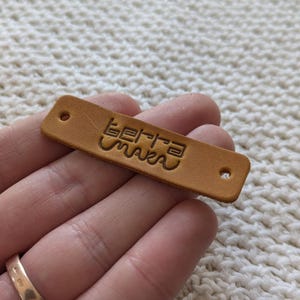 Étiquette rectangulaire en cuir PERSONNALISÉE. Mots clés. Balises personnalisées. Étiquettes en cuir tricoté. Étiquettes à tricoter. Étiquettes en cuir. Étiquettes en cuir avec rivets.