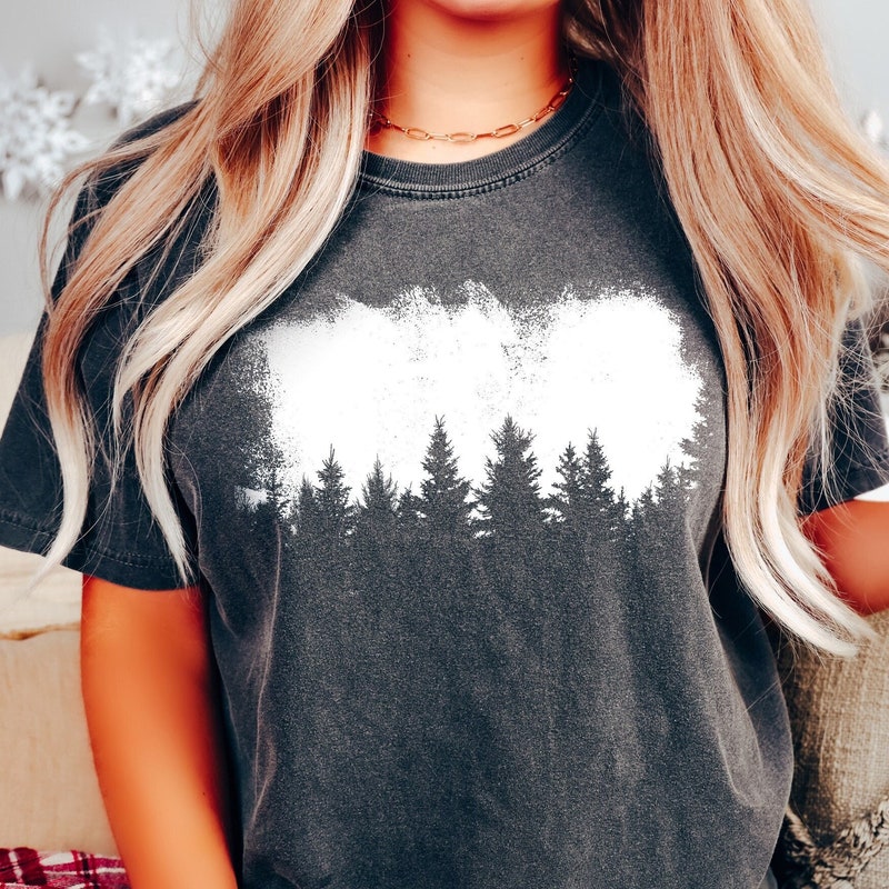 I’m Outdoorsy Graphic Tee