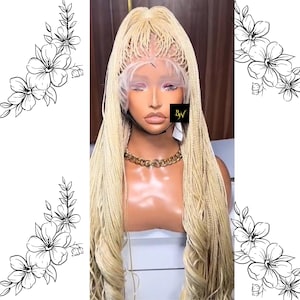 Peut inclure: Une perruque blonde tressée avec une dentelle frontale. La perruque est coiffée dans un style long et fluide avec une raie au milieu. La perruque est faite de cheveux synthétiques et est conçue pour être portée par tous.