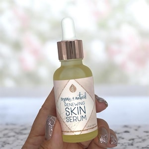 Suero facial renovador (1 oz) Suero antioxidante orgánico, a base de plantas, para una nutrición óptima y una piel revitalizada.