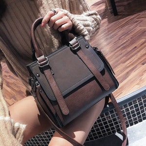 Top Qualitys Luxurys Designers Shoulder Bags Evening Bag Cross Body Leather  Patchwork Lvs Tote Men Women Designer Handbags Fashion Bag Wallet Phone Bao  Wallets - China Female Messenger Bags and Women Handbag