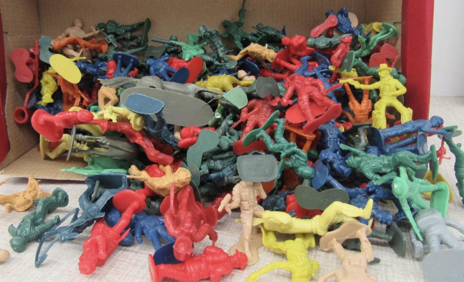 50 Soldati Soldatini Militari Plastica Guerra Bambini Bimbi Eta' 3+ Anni TrAdE Shop Traesio
