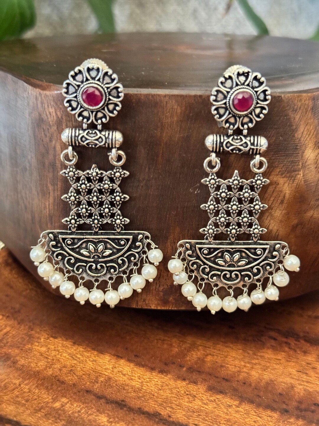 バイエルン地方 ドイツ南部 アクセサリー シャリバリ 石と真珠の付いた