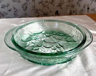 Vintage Green Glass Pie Dish, Embossed Fruit Pattern Ovenware, Farmhouse Bakeware