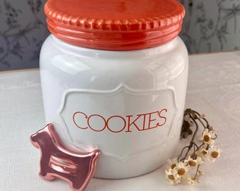 Pote de biscoitos vintage Threshold com tampa laranja coral, em cerâmica branca, para armazenamento na cozinha.