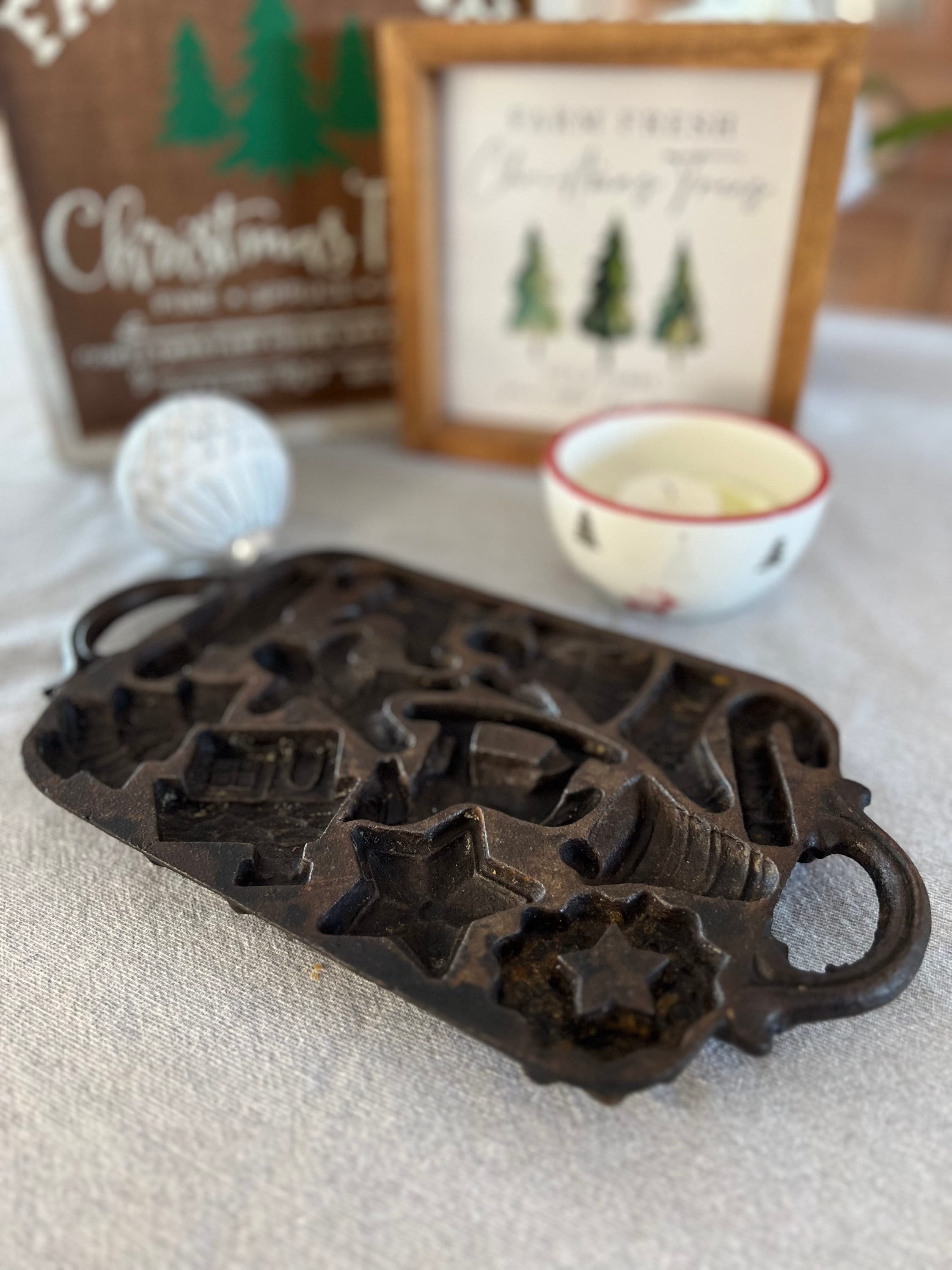 Vintage John Wright Cast Iron Christmas Cookie Pan, Holiday Baking