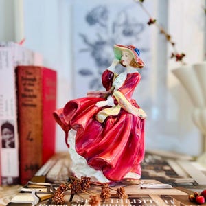 Top of the Hill Figurine Vintage Royal Doulton 