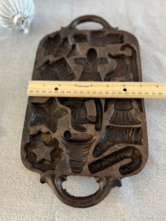 Vintage John Wright Cast Iron Christmas Cookie Pan, Holiday Baking