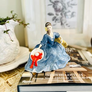 Vintage Royal Doulton Elyse Figurine HN2429, 1971 Vintage Collectible Elyse Figurine, Made in England