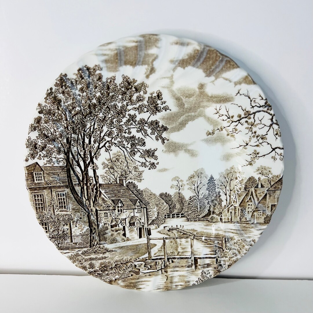 Johnson Brothers cotswold Collectible Dinner Plate, Ironstone 1970s