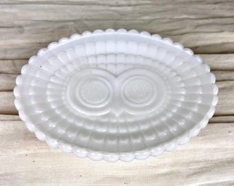 Vintage Avon Eulenmilch Glas Seifenschale | Footed White Milchglas Schmuckschale | Eule Badezimmer Dekor | Eitelkeitsorganizer