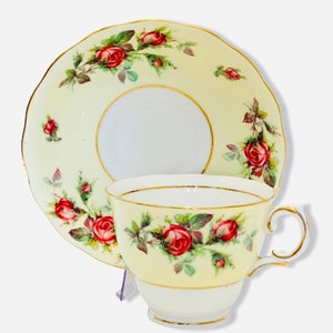 Colclough Butter Gelb Rosa Rosebud Teetasse und Untertasse Made in England Teetassen-Set aus einem Cottage Bauernhaus Einweihungsparty Freundschaftsgeschenk
