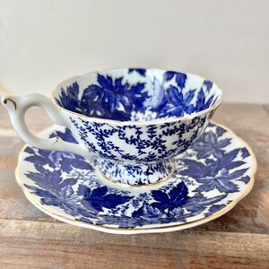 Coalport tekopp och fat, koboltblått lönnlövsmönster, England