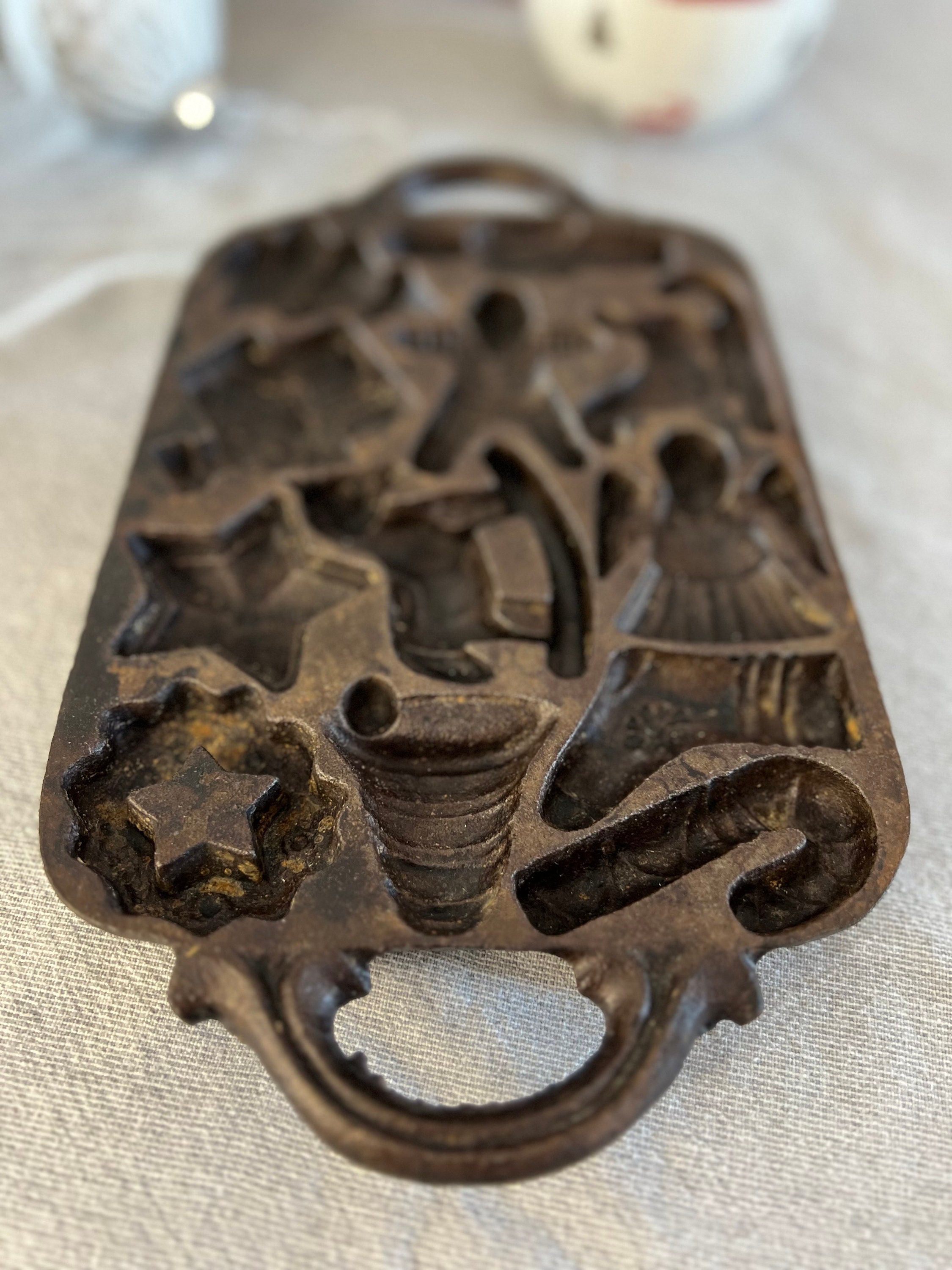 Vintage John Wright Cast Iron Christmas Cookie Pan, Holiday Baking