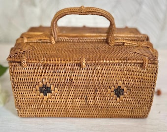 Vintage Bali Ata Basket Bag, Handwoven Rattan Purse, Indonesian Artisan Handbag, Structured Picnic Bag