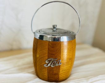 Two-Tone 19th Century English Oak Barrel Wooden Small Tea Caddy with Porcelain Liner