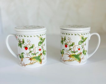 Set of 2 Beautiful Strawberry Mugs with Lids, Mother’s Day, Birthday, Friend Gift