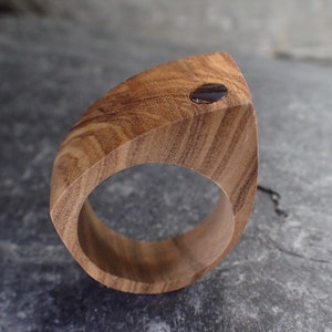 Ring in olive wood
