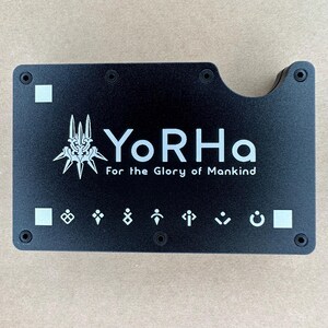 Cartera de aluminio de NieR Automata
