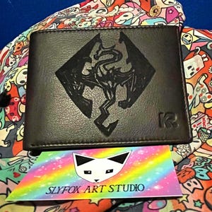 Cartera de cuero grabada con el dragón Dovah