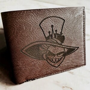 Cartera de cuero grabada con la frase "Lucifer Depression HH"