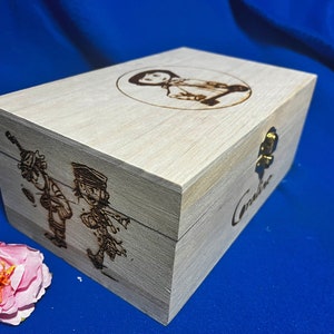 Gegraveerde houten Coraline-geschenkdoos