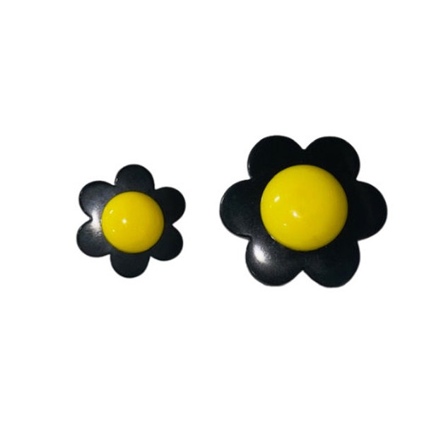 Choice of size black flower button