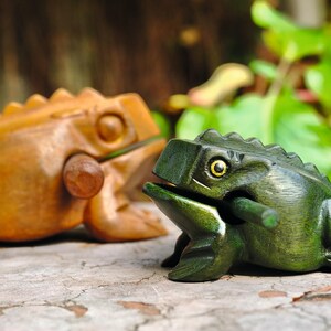 Sound frog made of 'Albesia' wood image 8