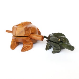 Sound frog made of 'Albesia' wood image 3